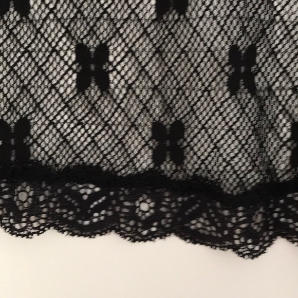 Lace Robe - Picture 7 of 11